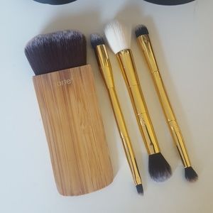 Tarte brushes -assorted 4 pieces